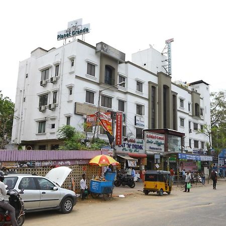 Oyo Flagship 470 Us Consulate Hotel Madras Buitenkant foto