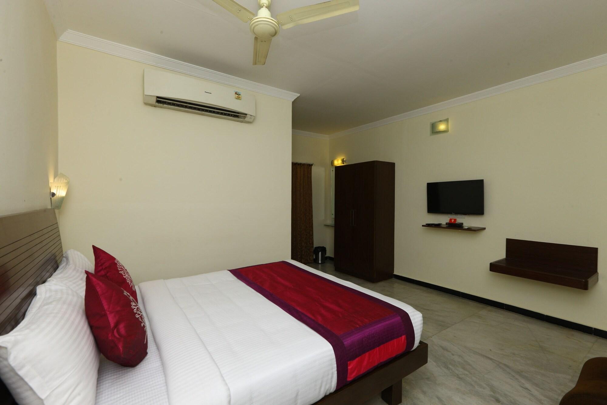 Oyo Flagship 470 Us Consulate Hotel Madras Buitenkant foto