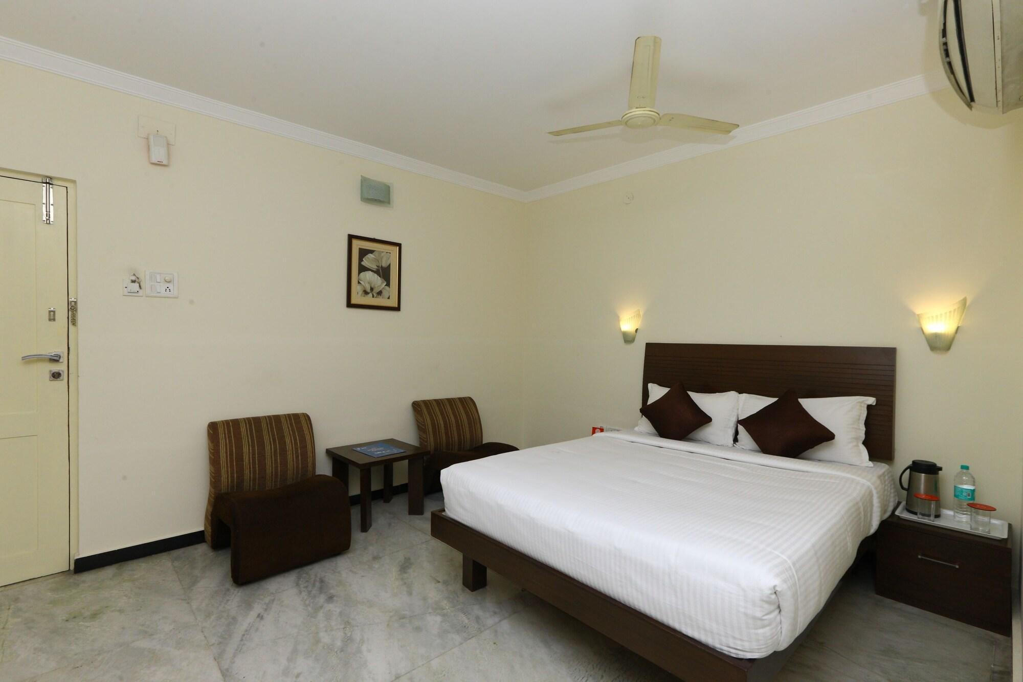 Oyo Flagship 470 Us Consulate Hotel Madras Buitenkant foto